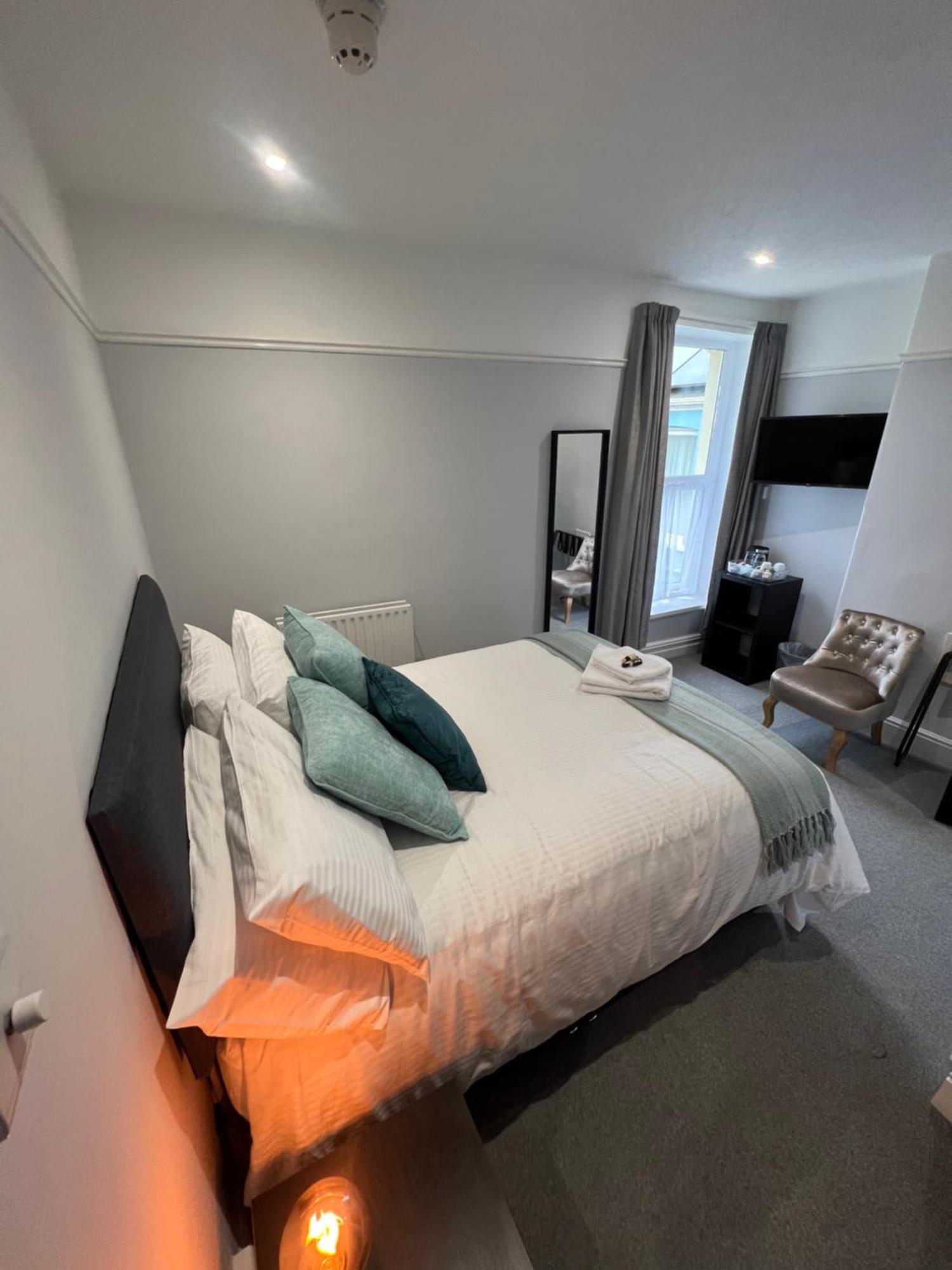 Brynhyfryd Guest House Cardigan Extérieur photo